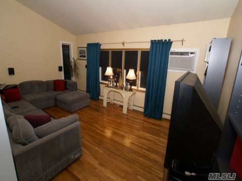197 Crystal Brook Hollow Road, Port Jefferson Station, NY 11776
